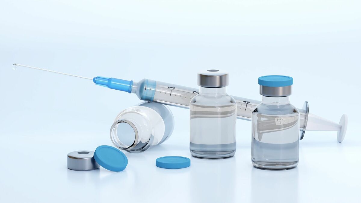 Vakcīnas, Image by MasterTux from Pixabay 