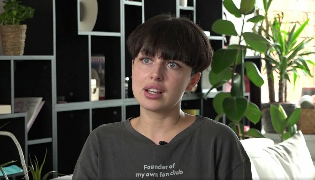 Dziedātāja Elīna Gluzunova, 360TV šova "Ģimene burkā" ekrānšāviņš