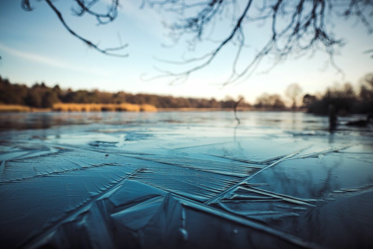 Ledus uz ūdenstipnes, Matthias_Groeneveld in Pixabay