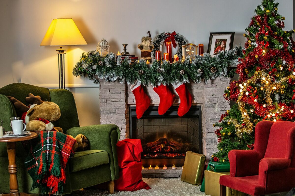 Ziemassvētku dekorācijas interjeram, Photo by Lynda Hinton on Unsplash