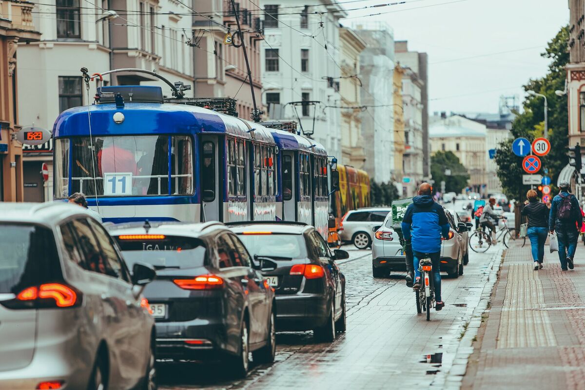 11. tramvajs, sabiedriskais transports, Photo by Vlad Fonsark from Pexels