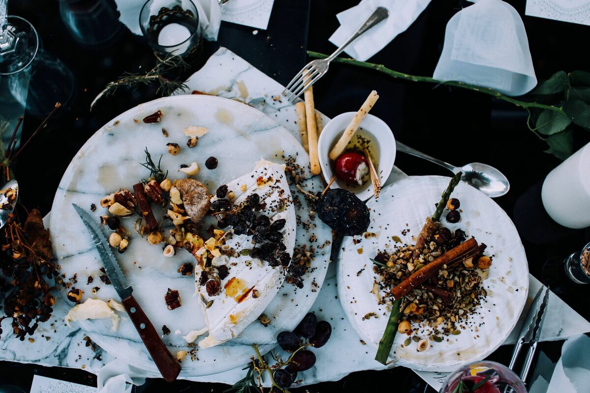 Ēdiena pārpalikumi, izniekota pārtika, Photo by Rachel Claire from Pexels