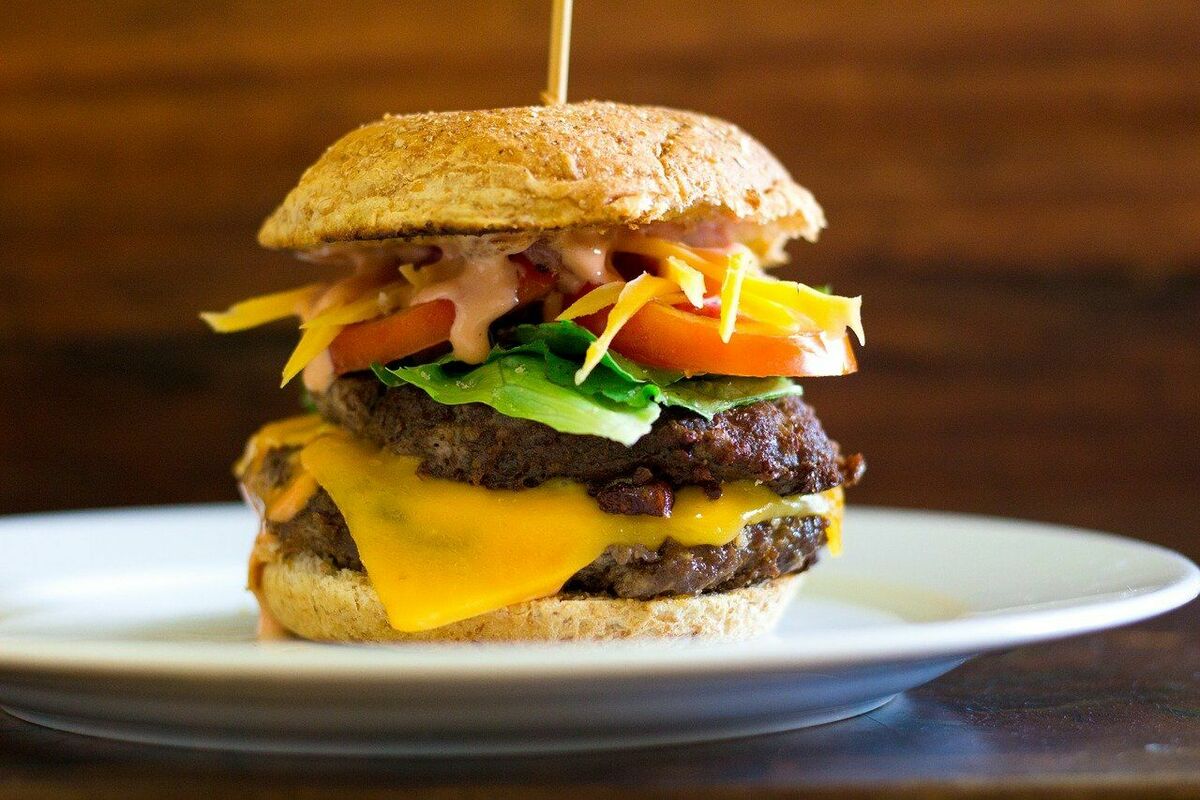 Mājas burgers, foto no Pixabay.com