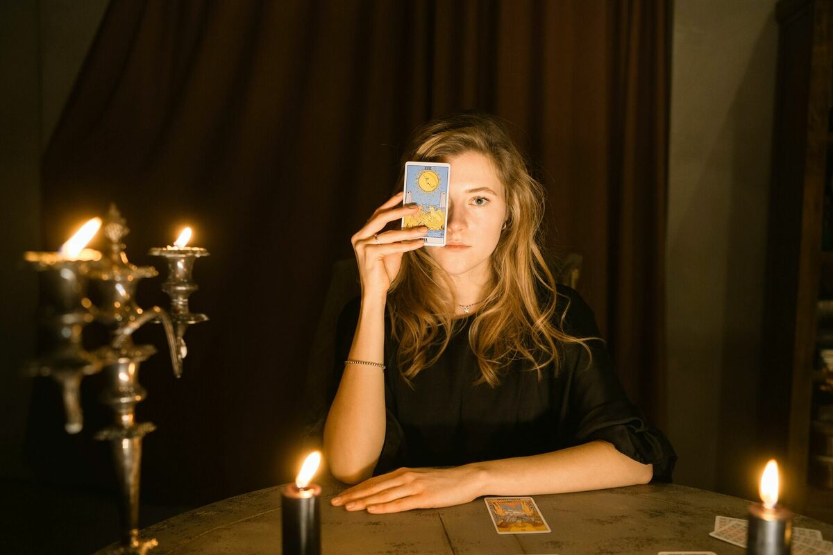 Taro kārtis, zīlēšana, foto: Anastasia Shuraeva, pexels.com