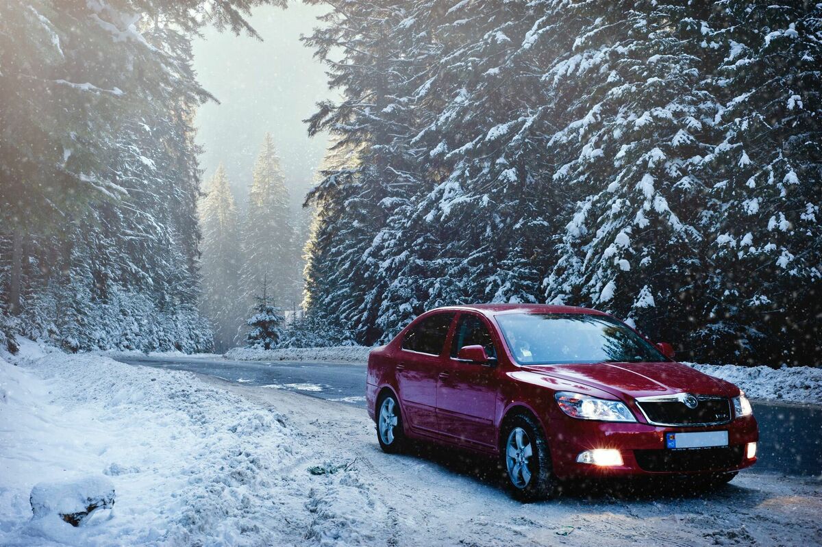 Automašīna ziemā. Foto:Oleksandr Pidvalnyi, Pexels.com