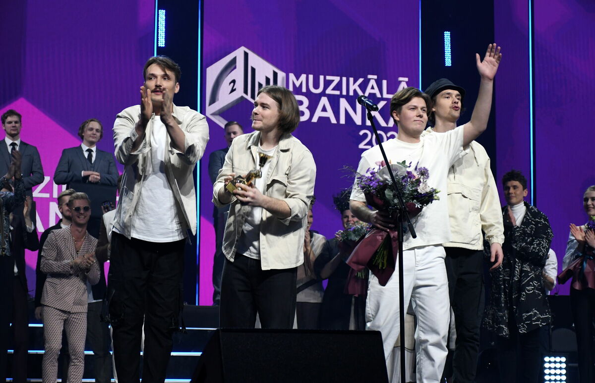 Grupa "Sudden Lights" "Muzikālā banka 2022" finālā Daugavpils Olimpiskajā centrā. Foto: Ivars Soikāns/LETA