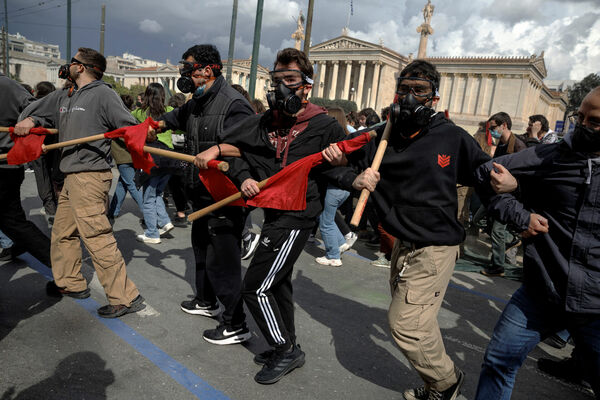 Protests Grieķijā saistībā ar vilciena katastrofu. Foto: AP/Scanpix