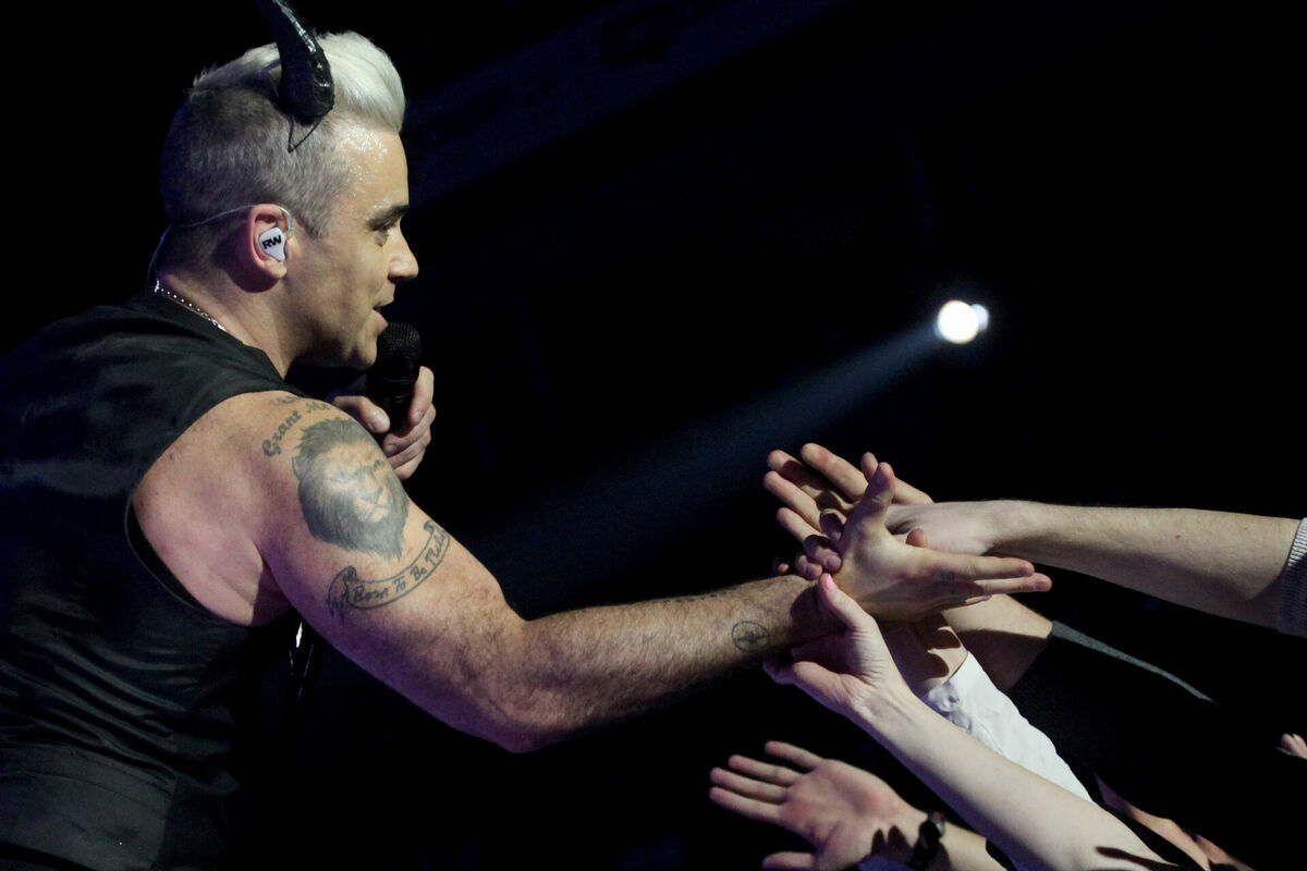 Photo: Robbie Williams’ concert is taking place at Arena Rīga