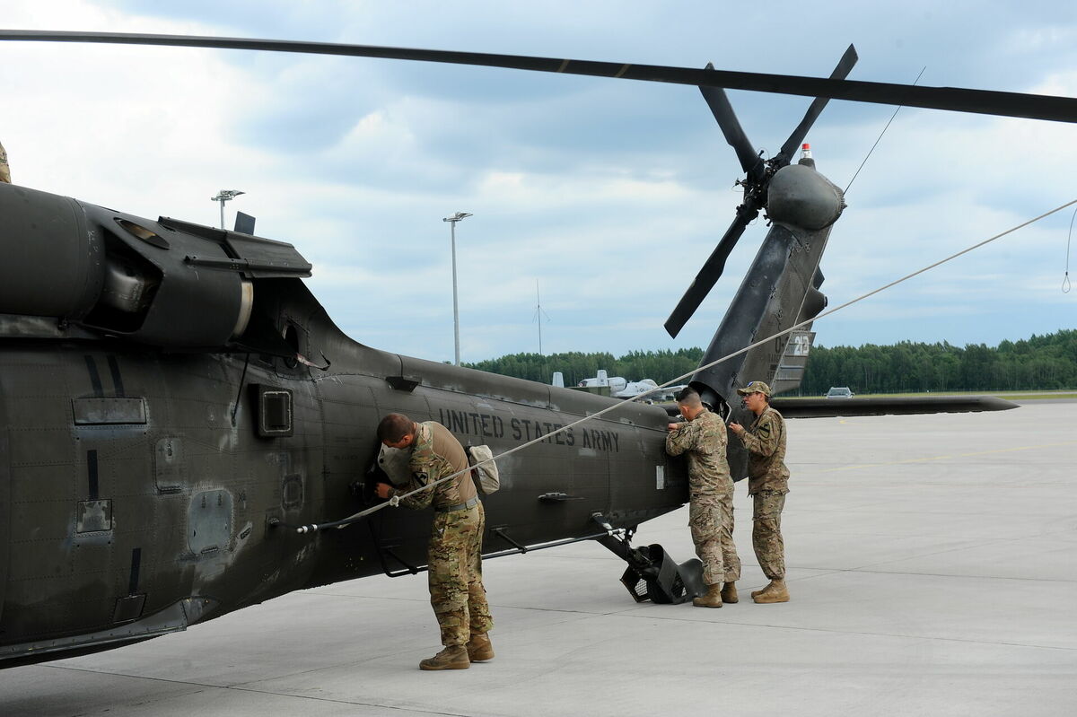 Armijas helikopters. Foto: Edijs Pālens/LETA