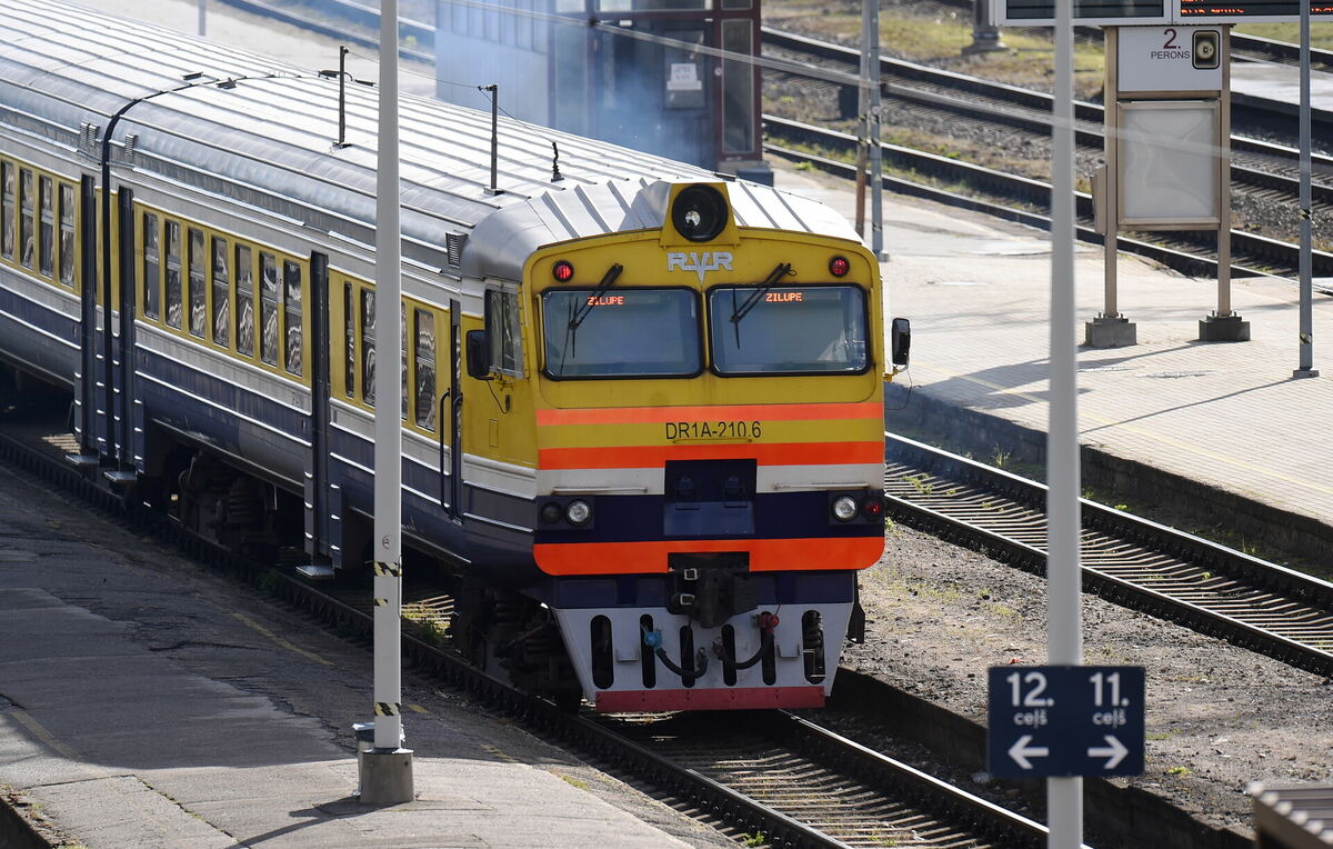 Vilciens. Dzelzceļš. Foto: Zane Bitere/LETA