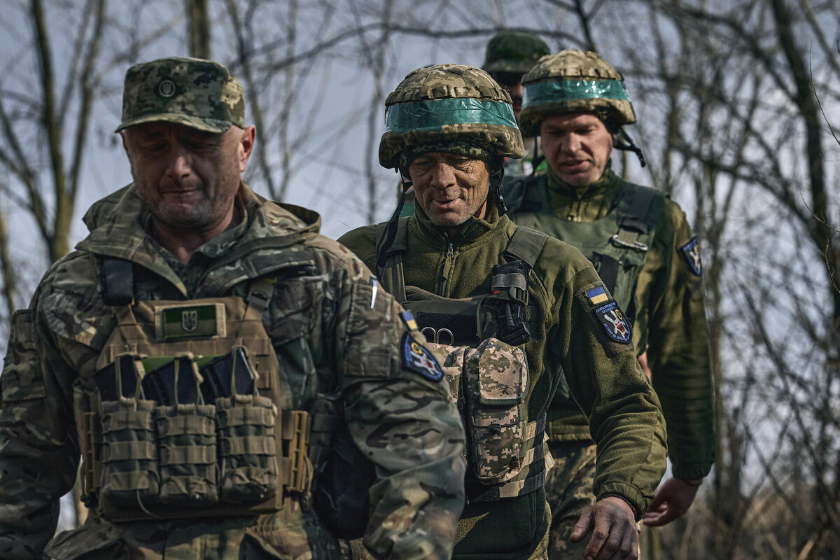 Ukraiņu karavīri. Foto: AP Photo/Libkos