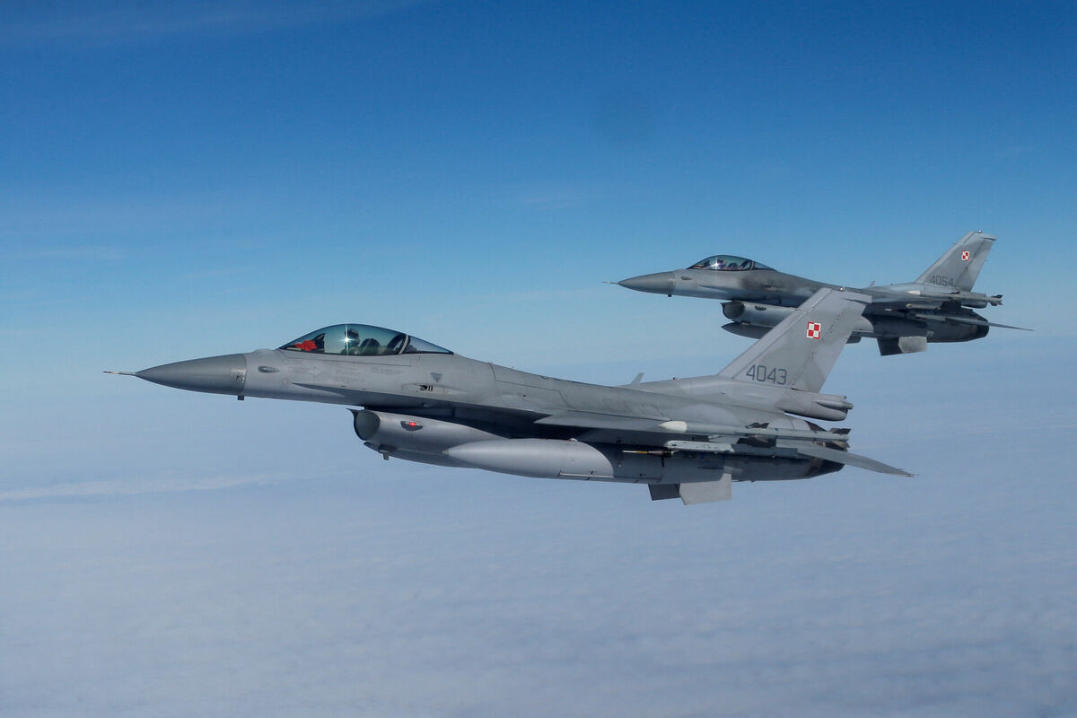 Reaktīvie iznīcinātāji F-16. Foto: Reuters/Scanpix