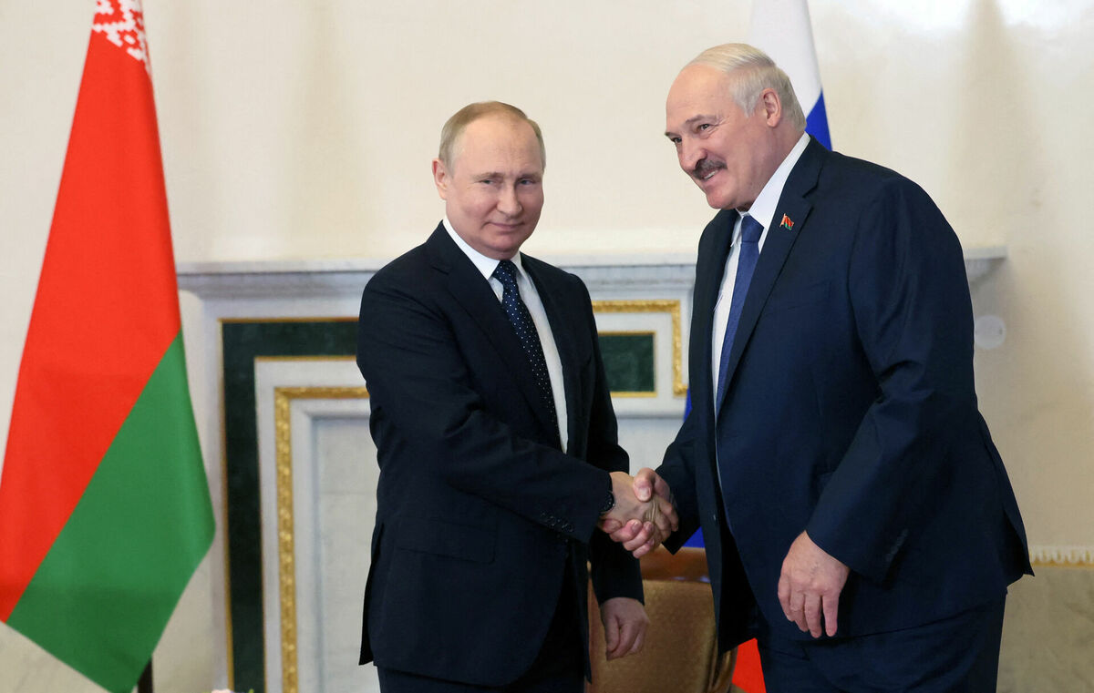 Krievijas prezidents Vladimirs Putins ar Baltkrievijas prezidentu Aleksandru Lukašenko. Foto: AP/Scanpix