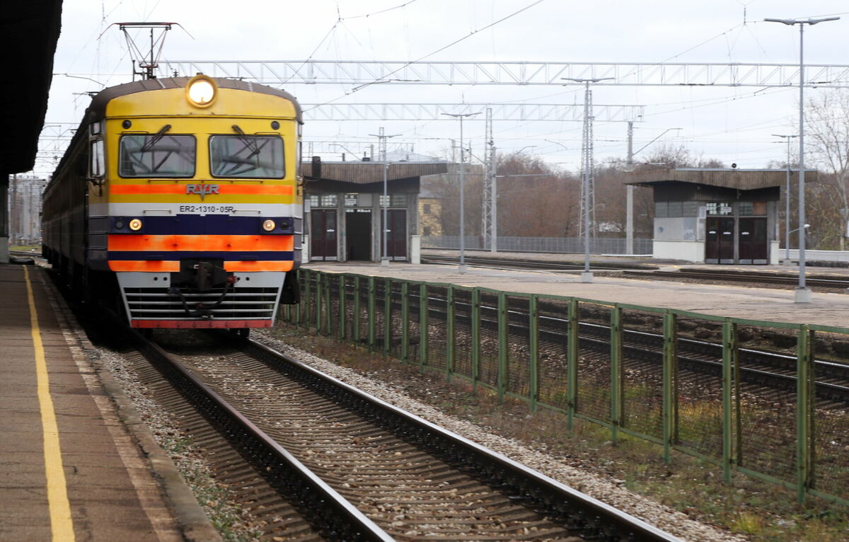 Vilciens. Stacija. Foto: Evija Trifanova/LETA