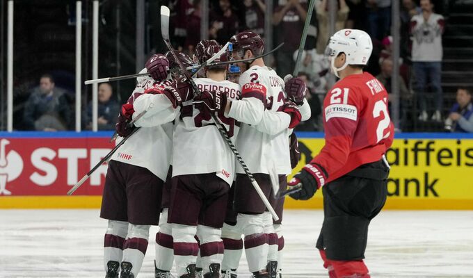 Latvijas hokeja izlase. Foto: REUTERS/Ints Kalnins