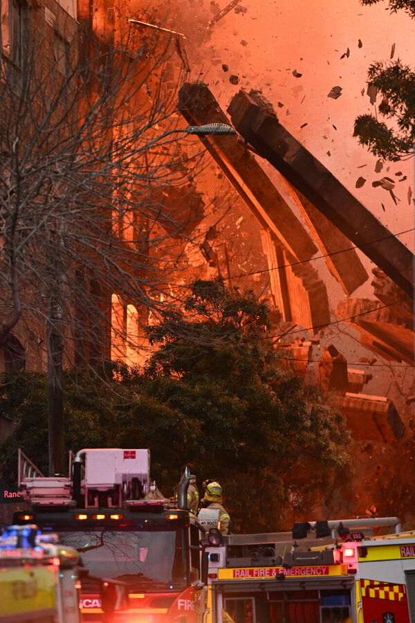 Sidnejas centrā plosās ugunsgrēks. Foto: EPA/Scanpix