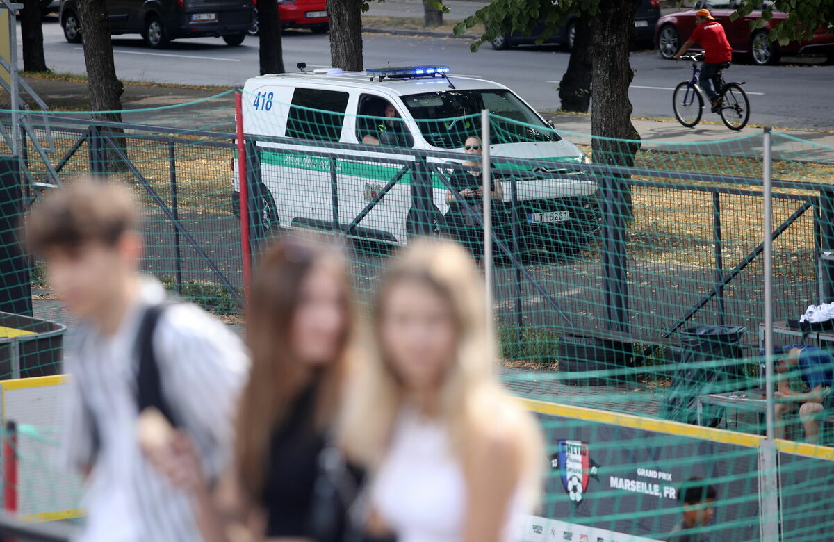 Pašvaldības policija Grīziņkalnā, Rīgā. Foto: Paula Čurkste/LETA