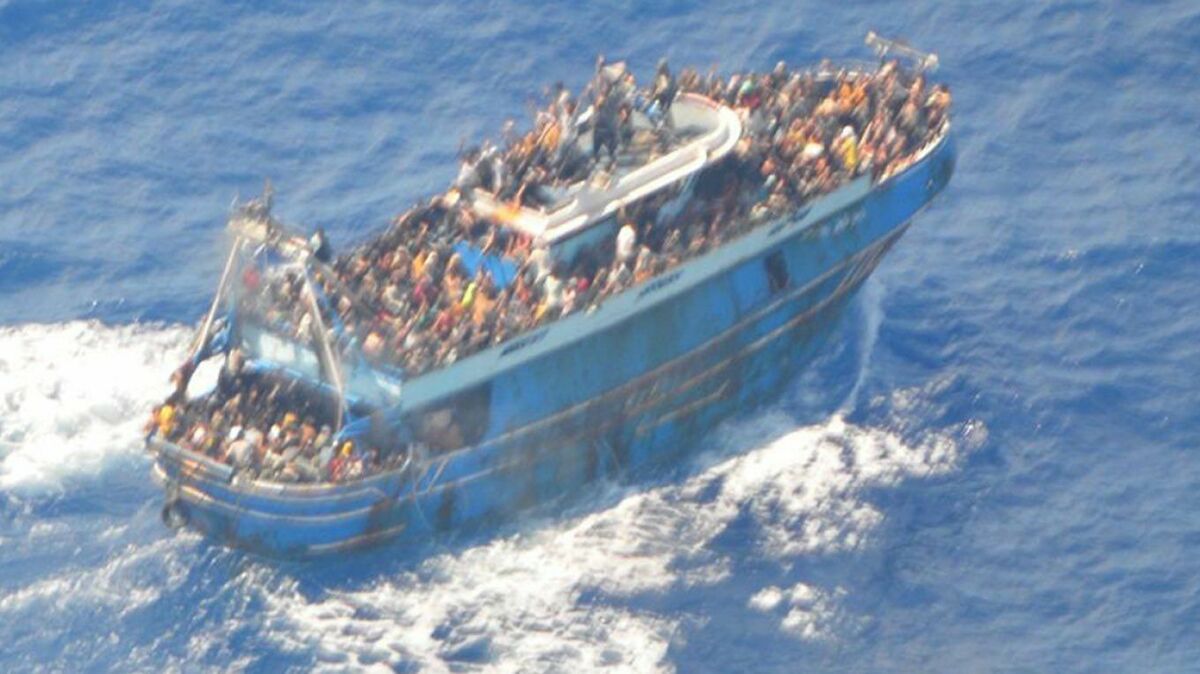 Migrantu kuģis, kas nogrima netālu no Gieķijas piekrastes. Foto: Aboatreport/Twitter