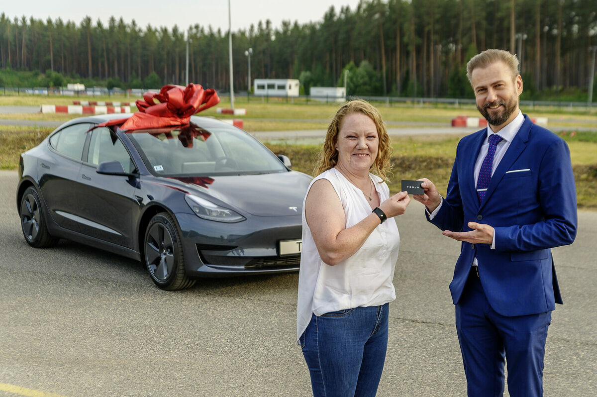 Agnia Berga Wins a Tesla Model 3 in the Tet Lottery