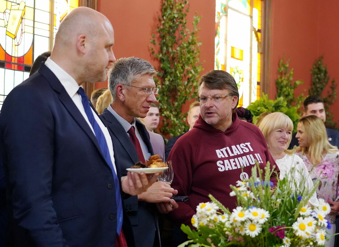 Saeimas deputāti Andris Kulbergs (no kreisās), Andrejs Judins un Ainārs Šlesers. Foto: Evija Trifanova/LETA