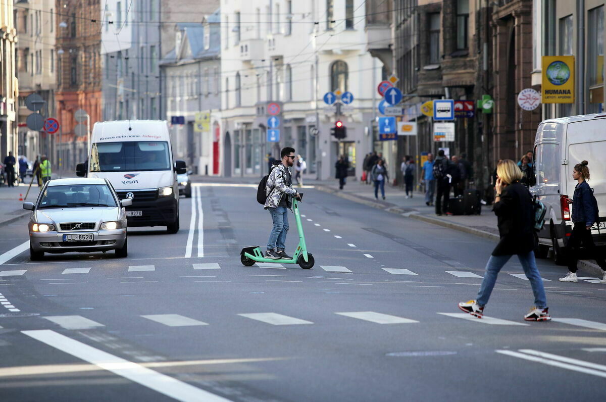 Satiksme pilsētā Foto: LETA