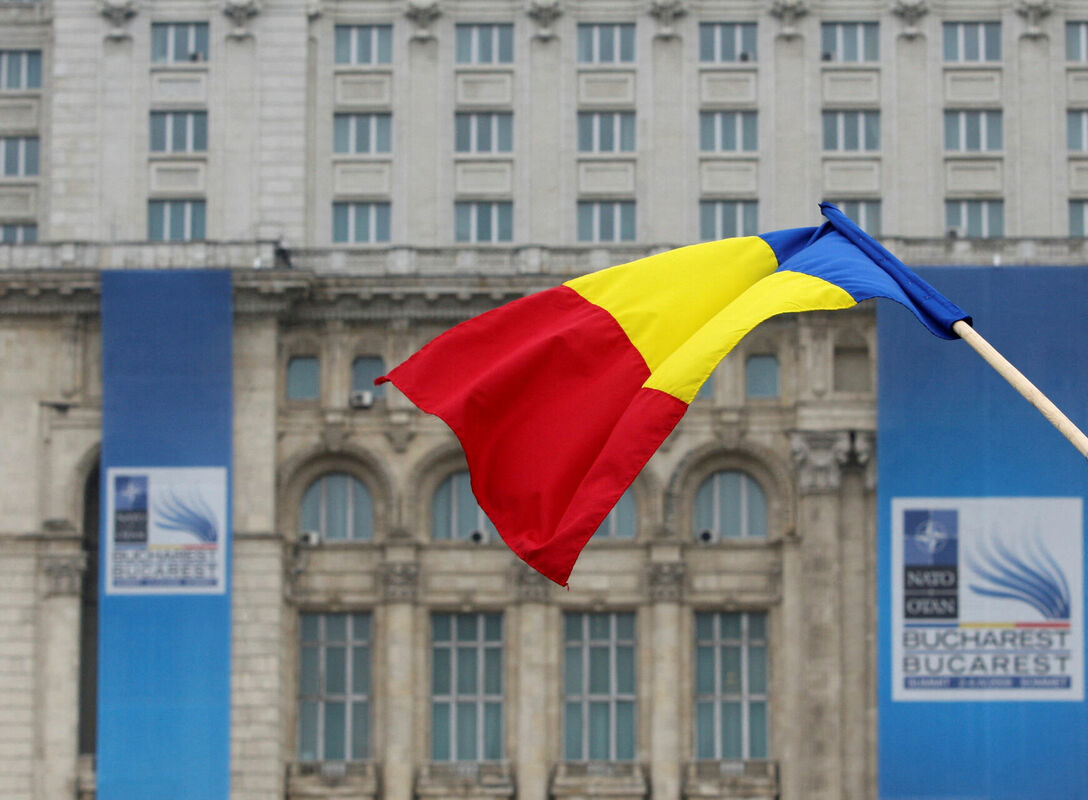 Rumānijas karogs. Foto: REUTERS/Oleg Popov/