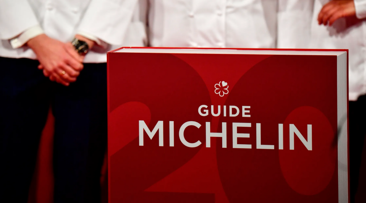 Grāmata “Michelin Guide”. Foto: Tobias Schwarz/Getty Images/Scanpix