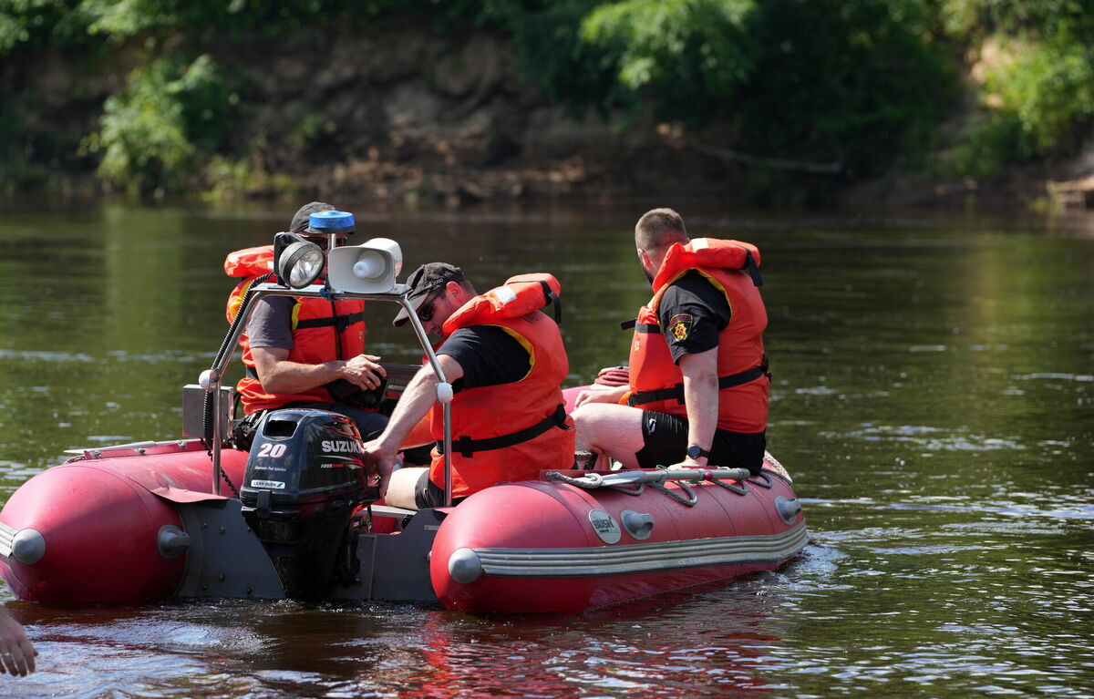 Piecgadīgās Evitas meklēšanas darbi Gaujā. Foto: Paula Čurkste/LETA