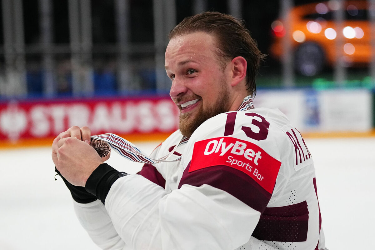 Latvijas hokeja izlases uzbrucējs Rihards Bukarts. Foto: AP Photo/Pavel Golovkin