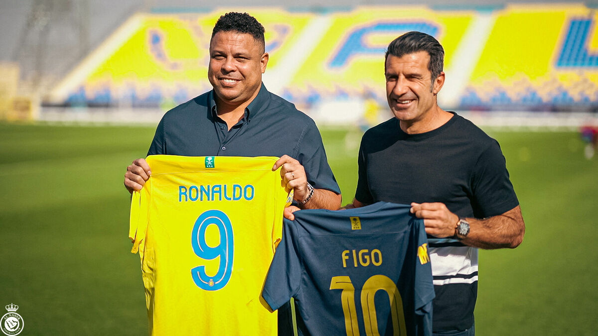 Futbola leģendas Ronaldu Nazariu un Luišs Figu Saūda Arābijā. Foto: Al Nassr/Handout via REUTERS/Scanpix