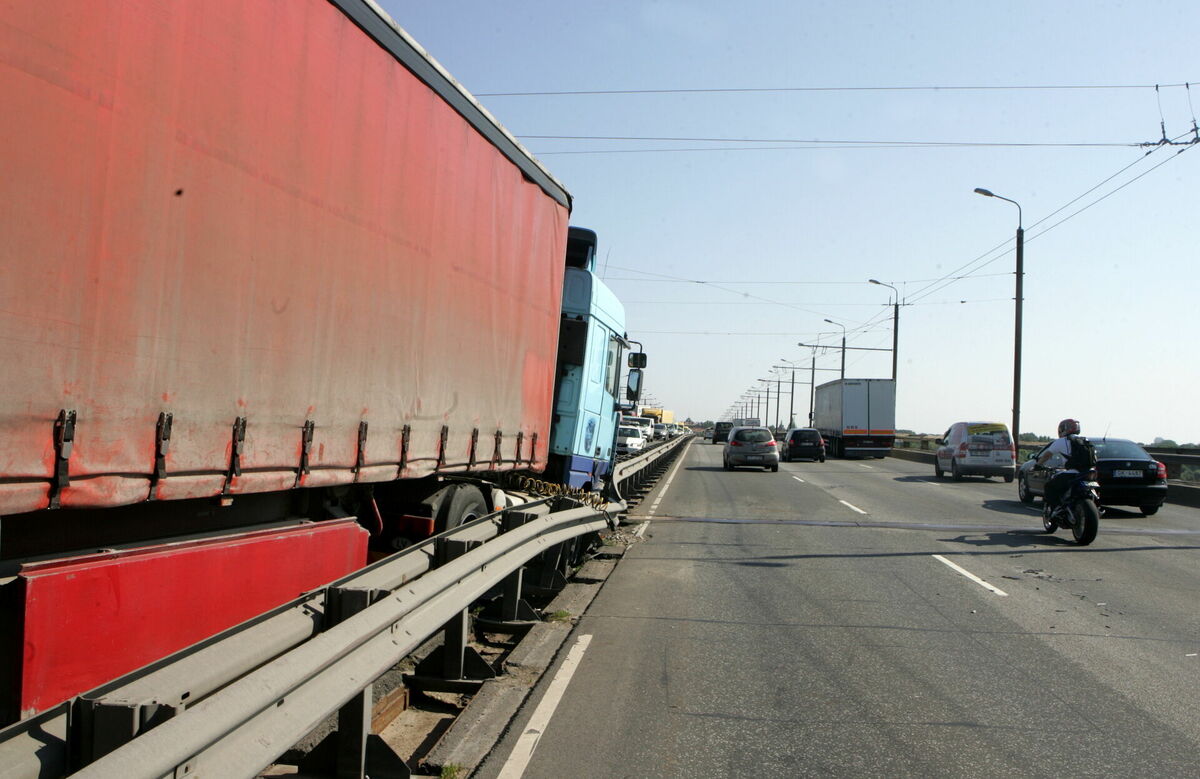 Kravas auto. Foto: Ieva Čīka/LETA