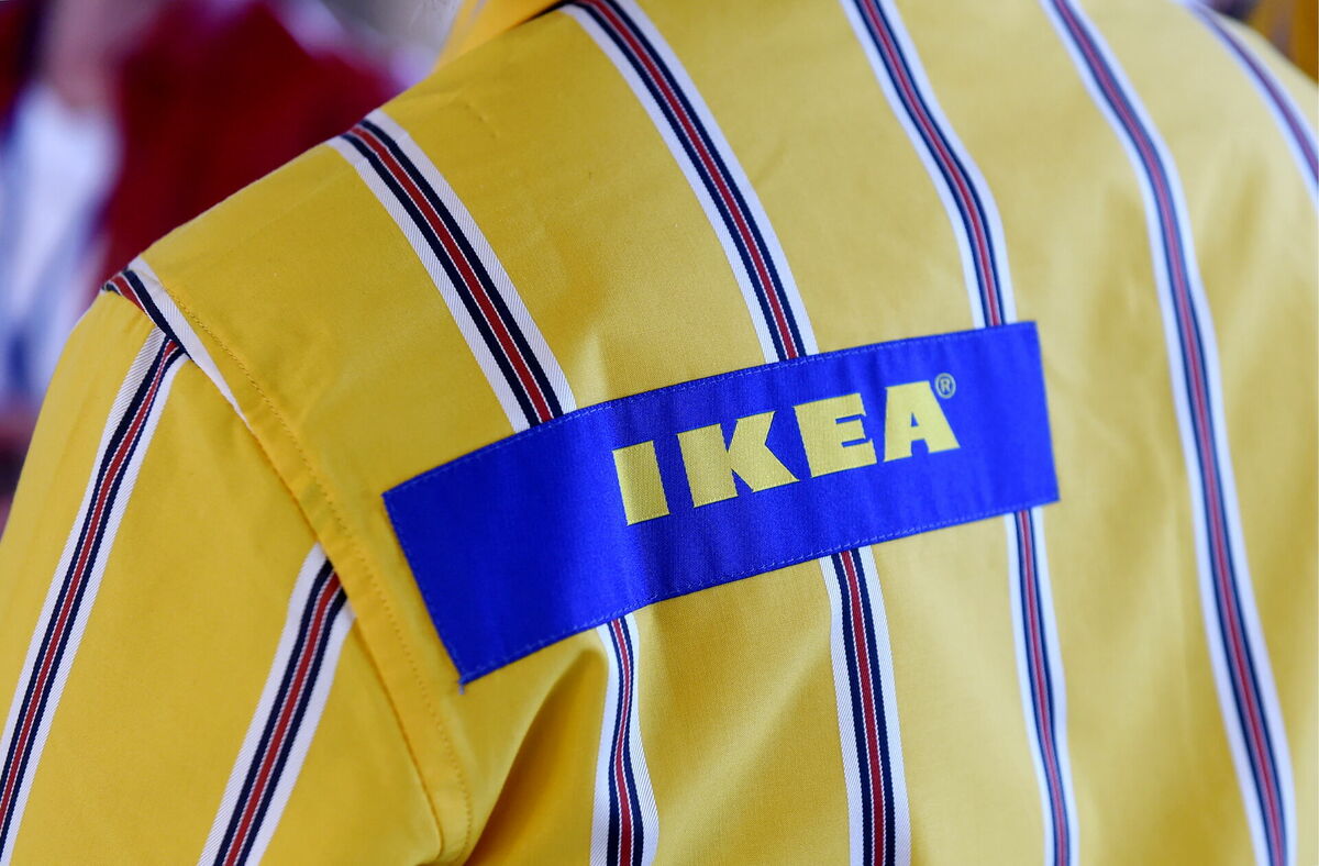 Zviedrijas mājokļu labiekārtošanas preču kompānijas "IKEA" logo Foto: LETA