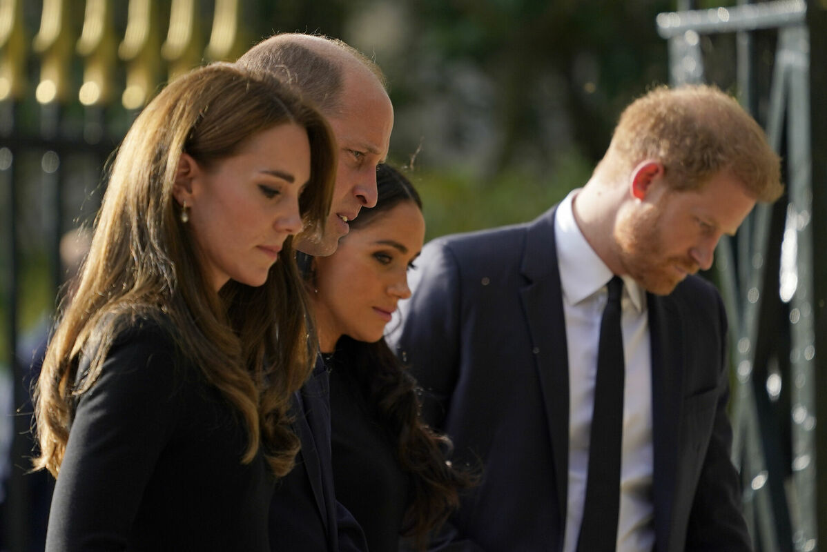 (no kreisās) Keita Midltone, princis Viljams, Megana Mārkla un princis Harijs. Foto: AP Photo/Alberto Pezzali