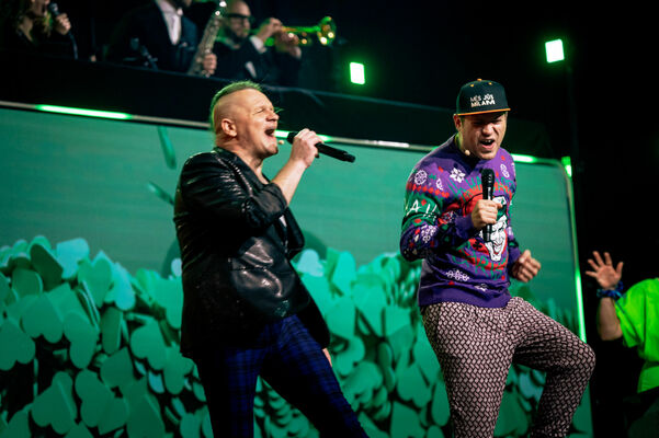 Juris Kaukulis un Ralfs Eilands muzikālajā lielšovā "Paaudžu duelis" Foto: 360TV