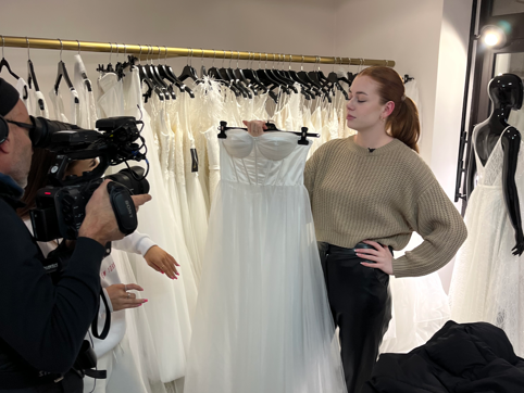 Elīna Pakalne izvēlas savu kāzu dienas kleitu Foto: STV Pirmā!