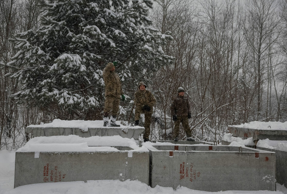 Ukraiņu karavīri, attēls ilustratīvs. Foto: REUTERS/Gleb Garanich