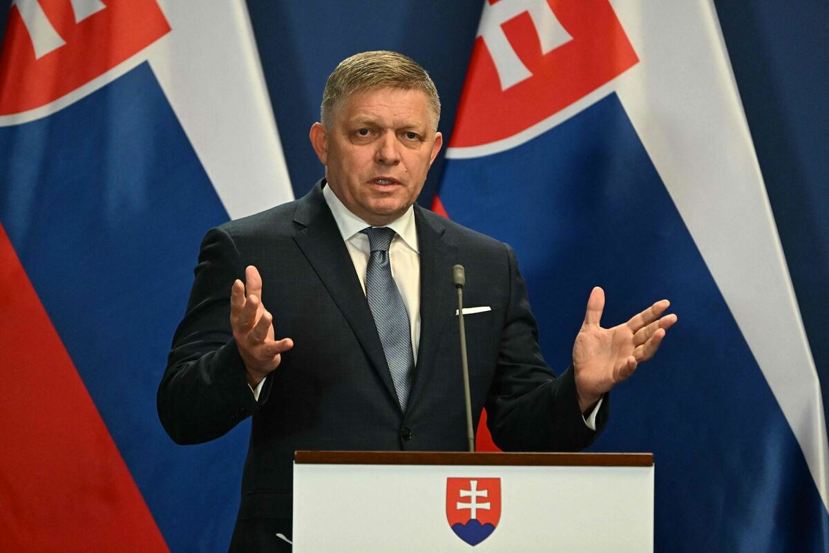 Slovākijas premjerministrs Roberts Fico. Foto: ATTILA KISBENEDEK / AFP