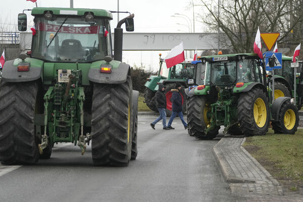 Lauksaimnieki Polijā bloķē Ukrainas robežu. Foto: AP Photo/Czarek Sokolowski