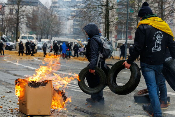 Lauksaimnieku protests Briselē, Beļģijā. Foto: EPA/AFP/Scanpix