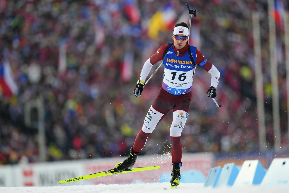 Latvijas biatlonists Andrejs Rastorgujevs. Foto: AP Photo/Petr David Josek