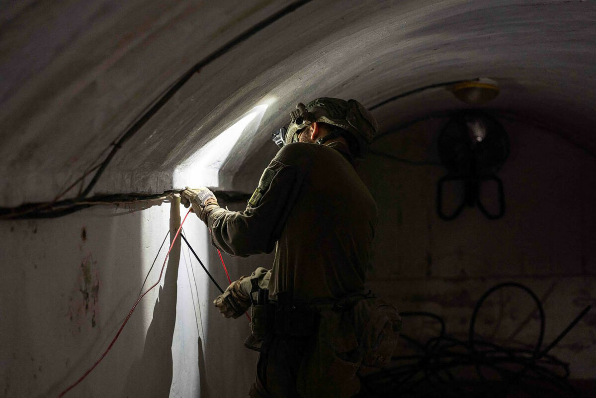 Tunelis tika izpētīts un pēdējo nedēļu laikā tika sagrauts. Foto: Israeli Army / AFP
