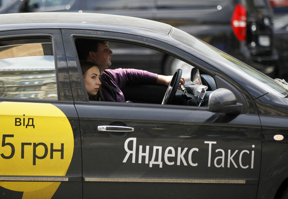 "Yandex" taksometrs. Foto: AP Photo/Sergei Chuzavkov