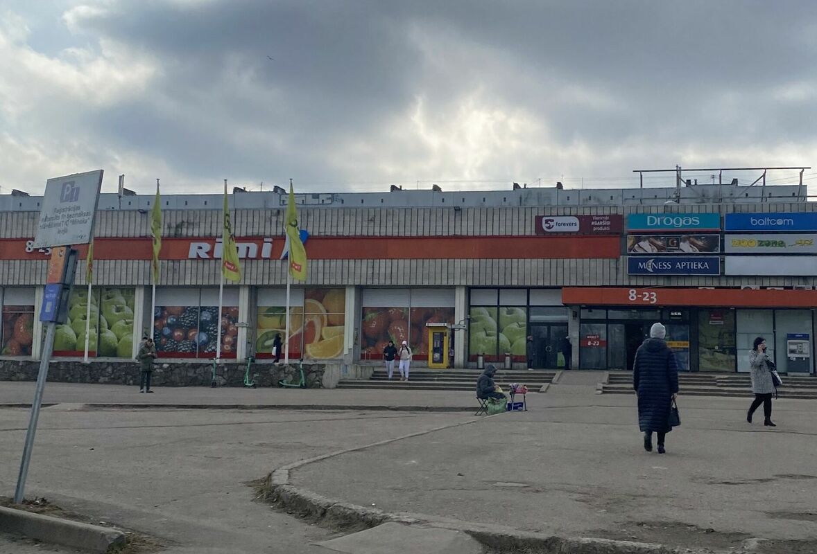 No tirdzniecības centra "Minska" noņemta izkārtne. Foto: @mooneshe/Twitter/X