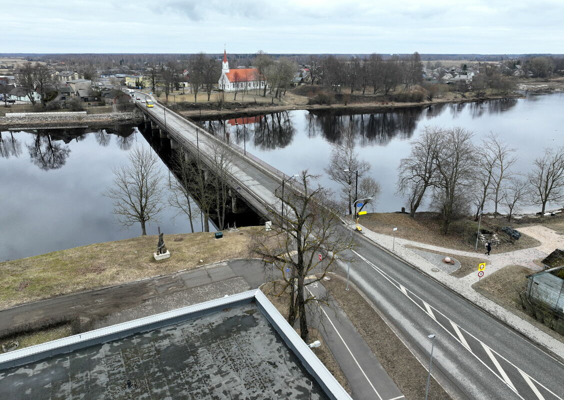 Tilts pār Salacu Salacgrīvā. Foto: Kaspars Nordens/LETA