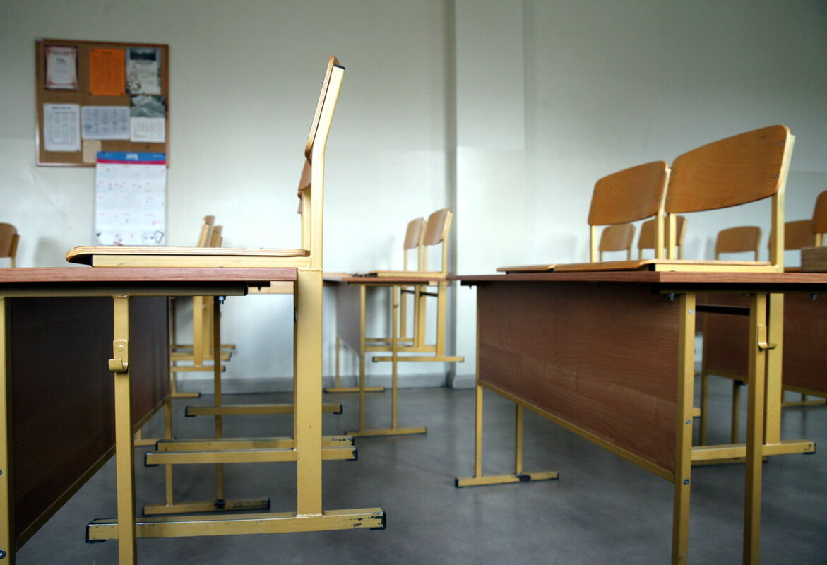 Tukša mācību klase Rīgas 1.ģimnāzijā. Foto: Ieva Čīka/LETA