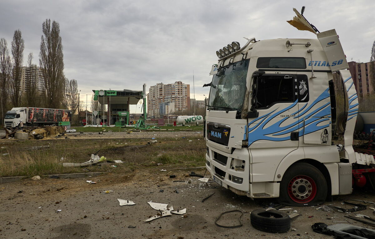 Krievijas radītais postījums Harkivas pilsētai Ukrainā. Foto: EPA/SERGEY KOZLOV