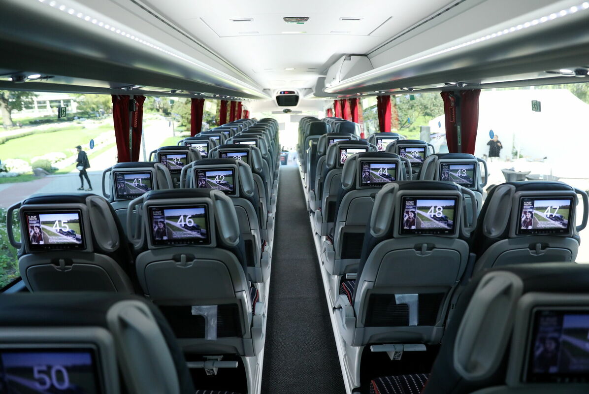 Starptautiskā pasažieru pārvadātāja "Lux Express" autobuss. Foto: Lita Millere/LETA