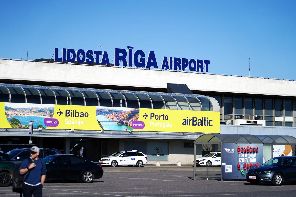 Starpautiskās lidostas "Rīga" teritorija. Foto: Ieva Leiniša/LETA