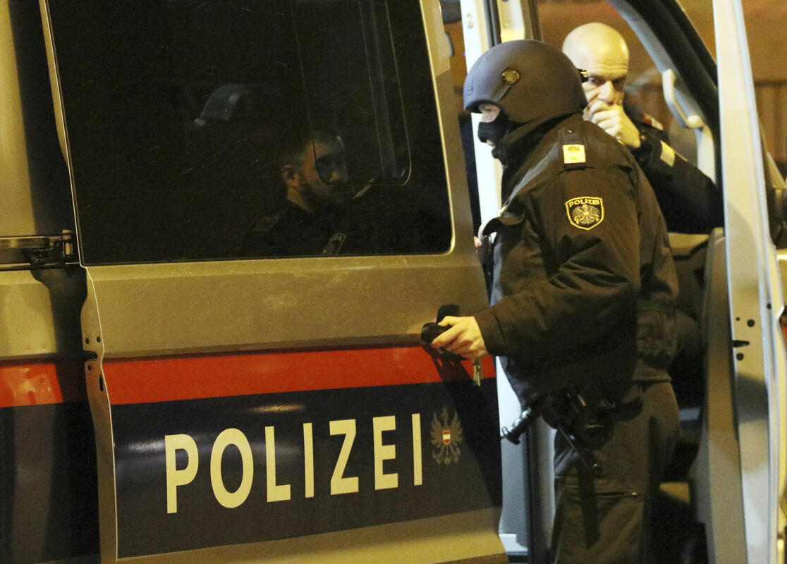 Austrijas policija. Foto: AP Photo/Ronald Zak