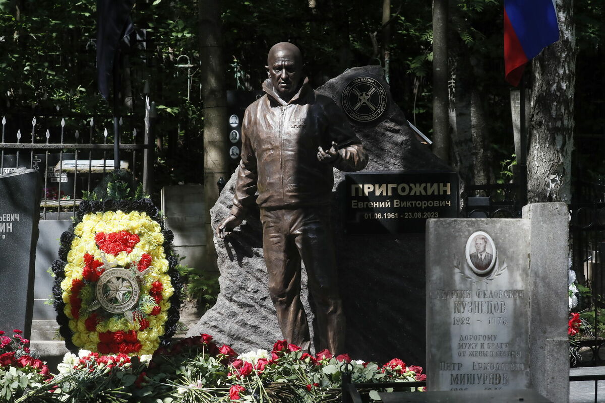 Piemineklis algotņu grupējuma "Vagner" dibinātājam Jevgēņijam Prigožinam. Foto: EPA/ANATOLY MALTSEV